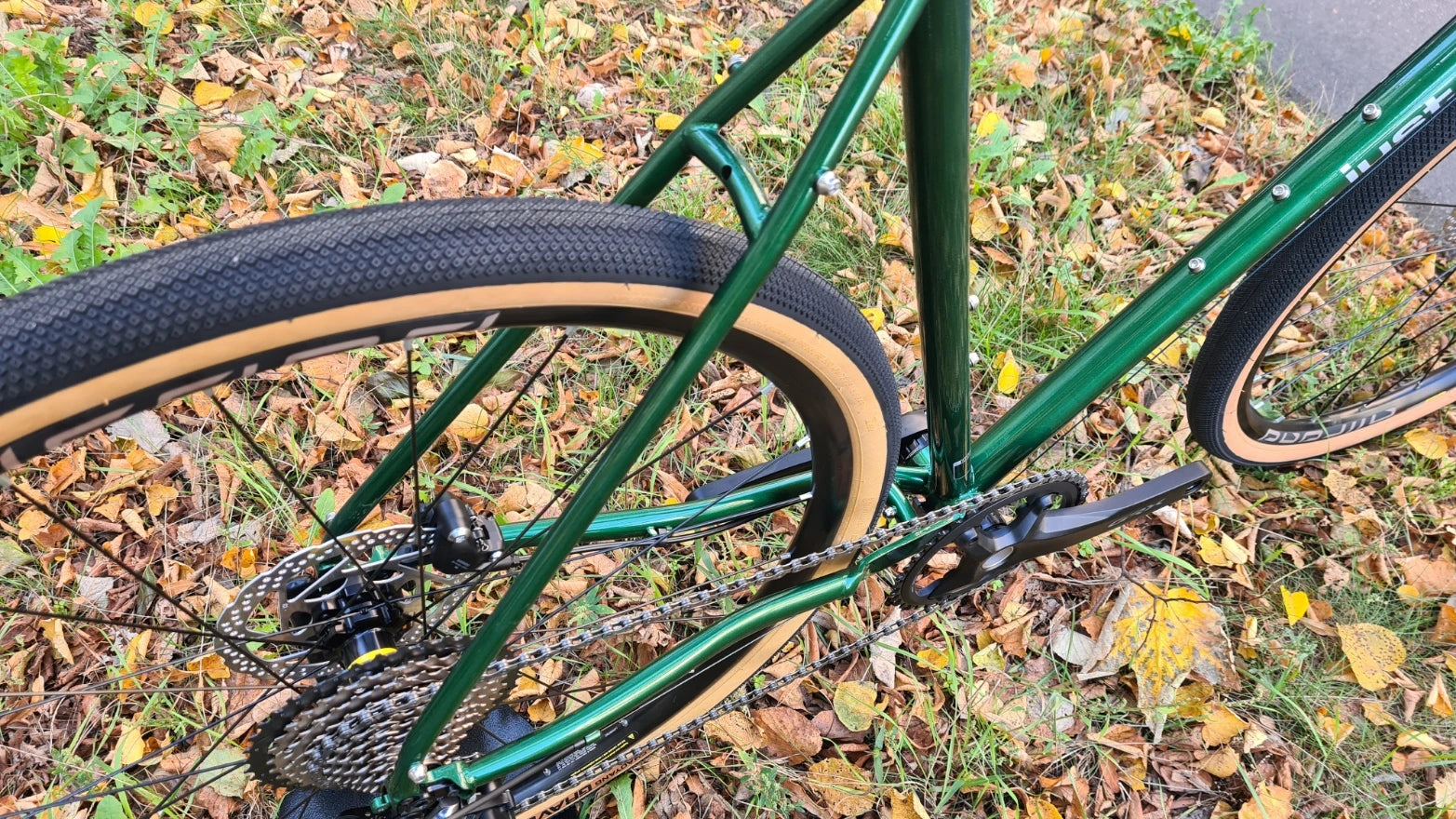 JUST BIKES JB06 GRAVEL BIKE WITH SHIMANO GRX-600 British Racing Green
