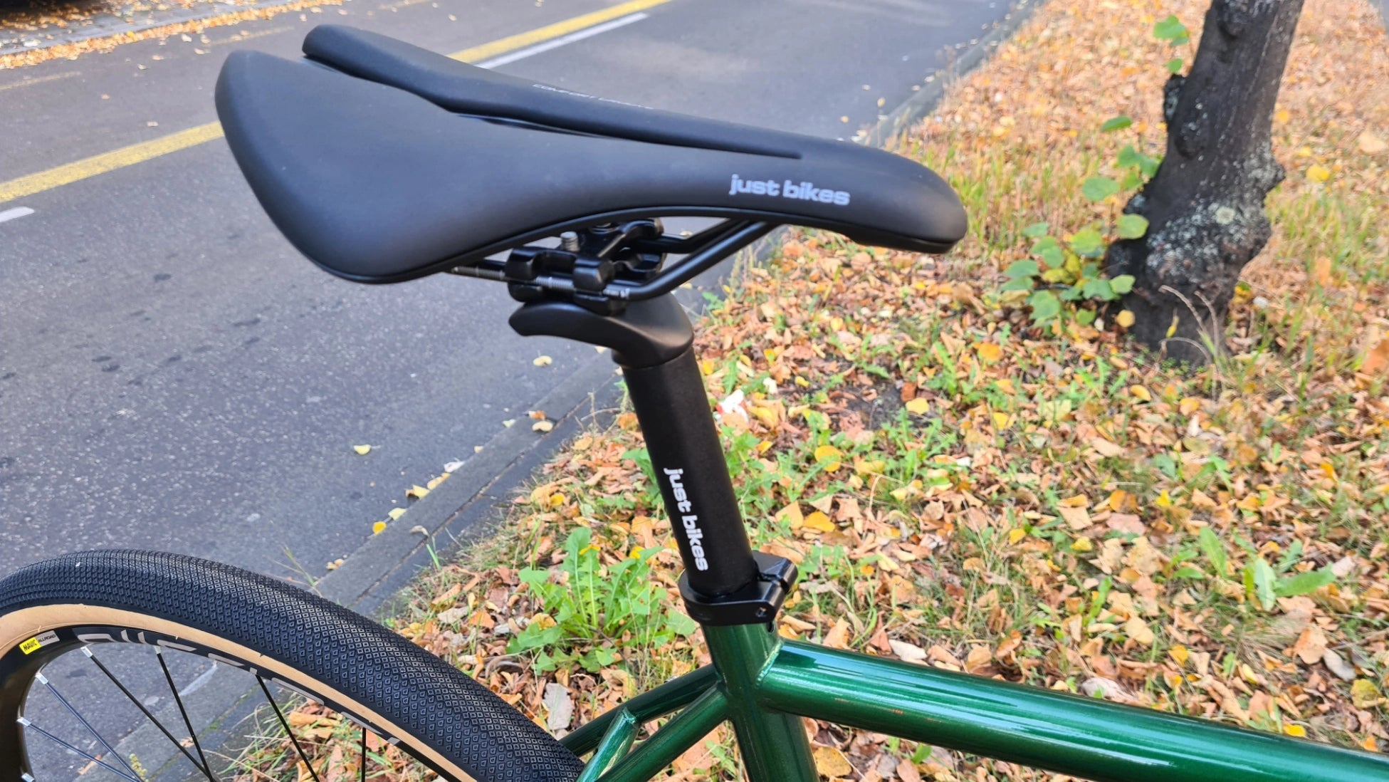 JUST BIKES JB06 GRAVEL BIKE WITH SHIMANO GRX-600 British Racing Green