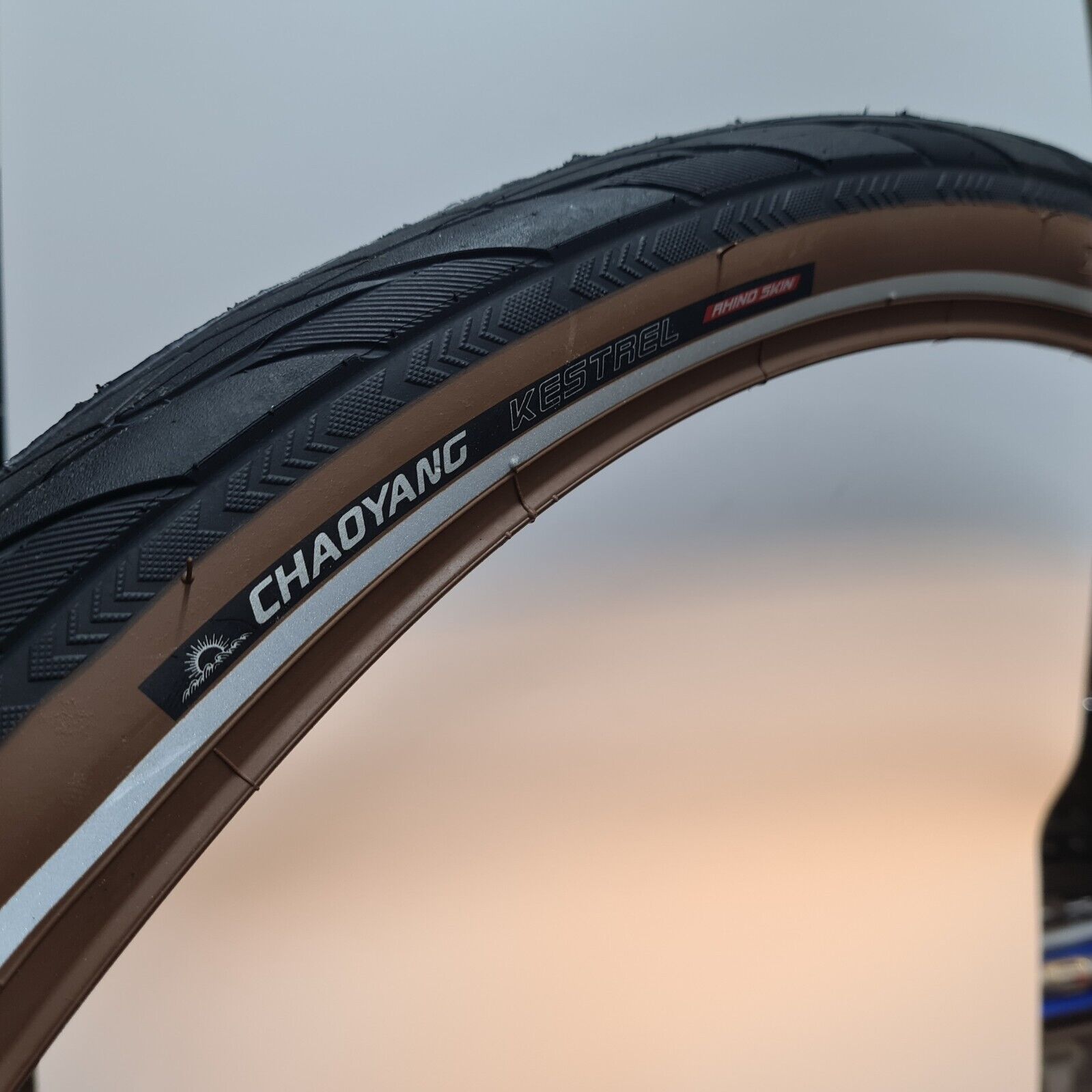 28 inch Chaoyang tire Kestrel City 47-622 5 mm puncture protection Black Brown TOP