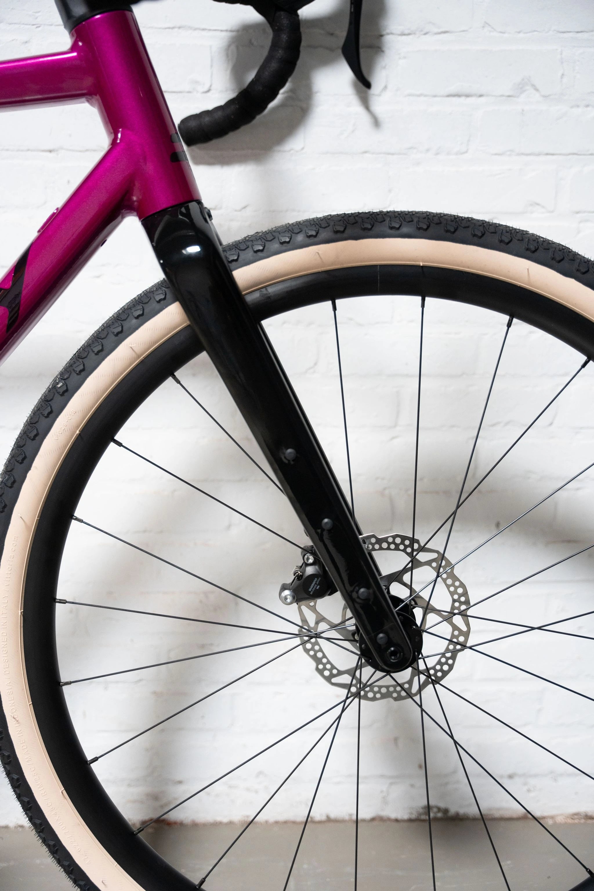 Ridley Kanzo Adventure Alu Gravelbike Shimano GRX-400 2x10 Jazzberry Jam Metallic/Black