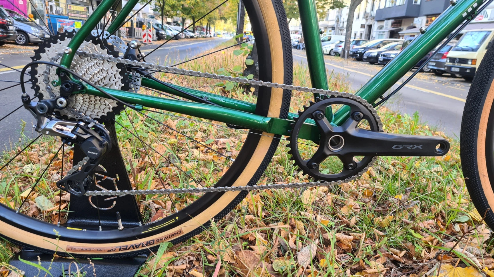 JUST BIKES JB06 GRAVEL BIKE MIT SHIMANO GRX-600 British Racing Green