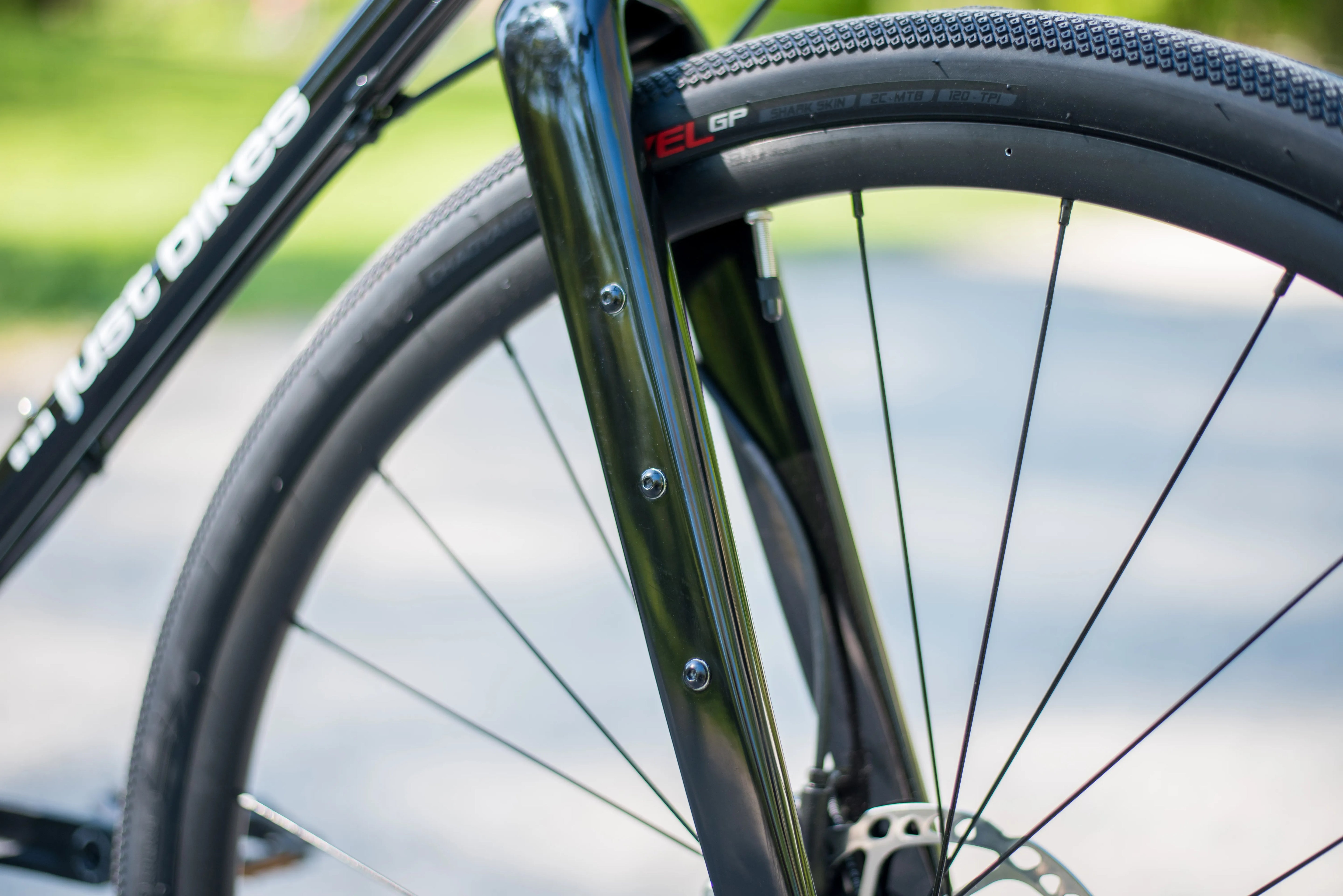 JUST BIKES JB04 GRAVEL BIKE MIT SHIMANO GRX-610/820 1x12 oder 2x12 Schwarz
