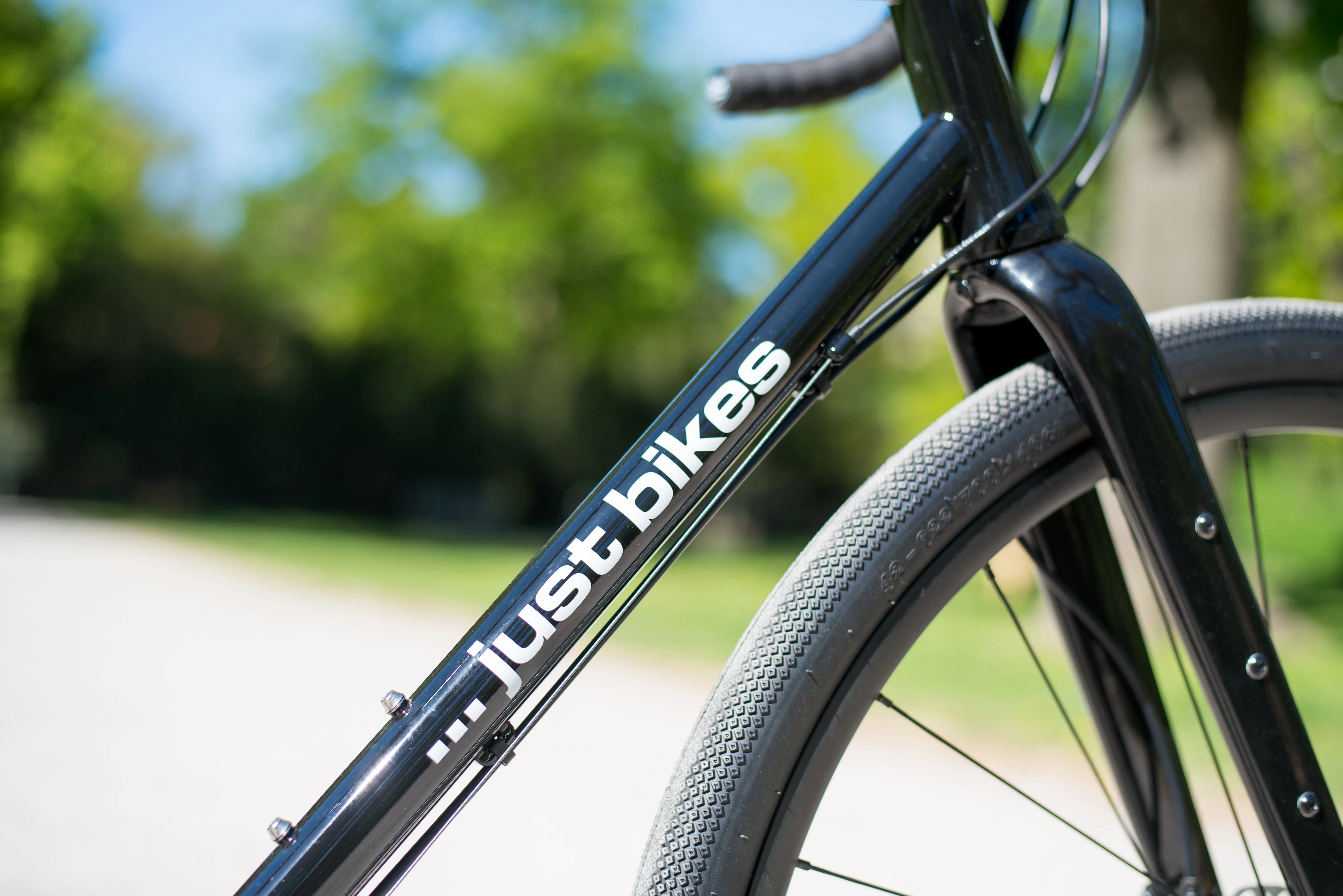 JUST BIKES JB04 GRAVEL BIKE MIT SHIMANO GRX-610/820 1x12 oder 2x12 Schwarz