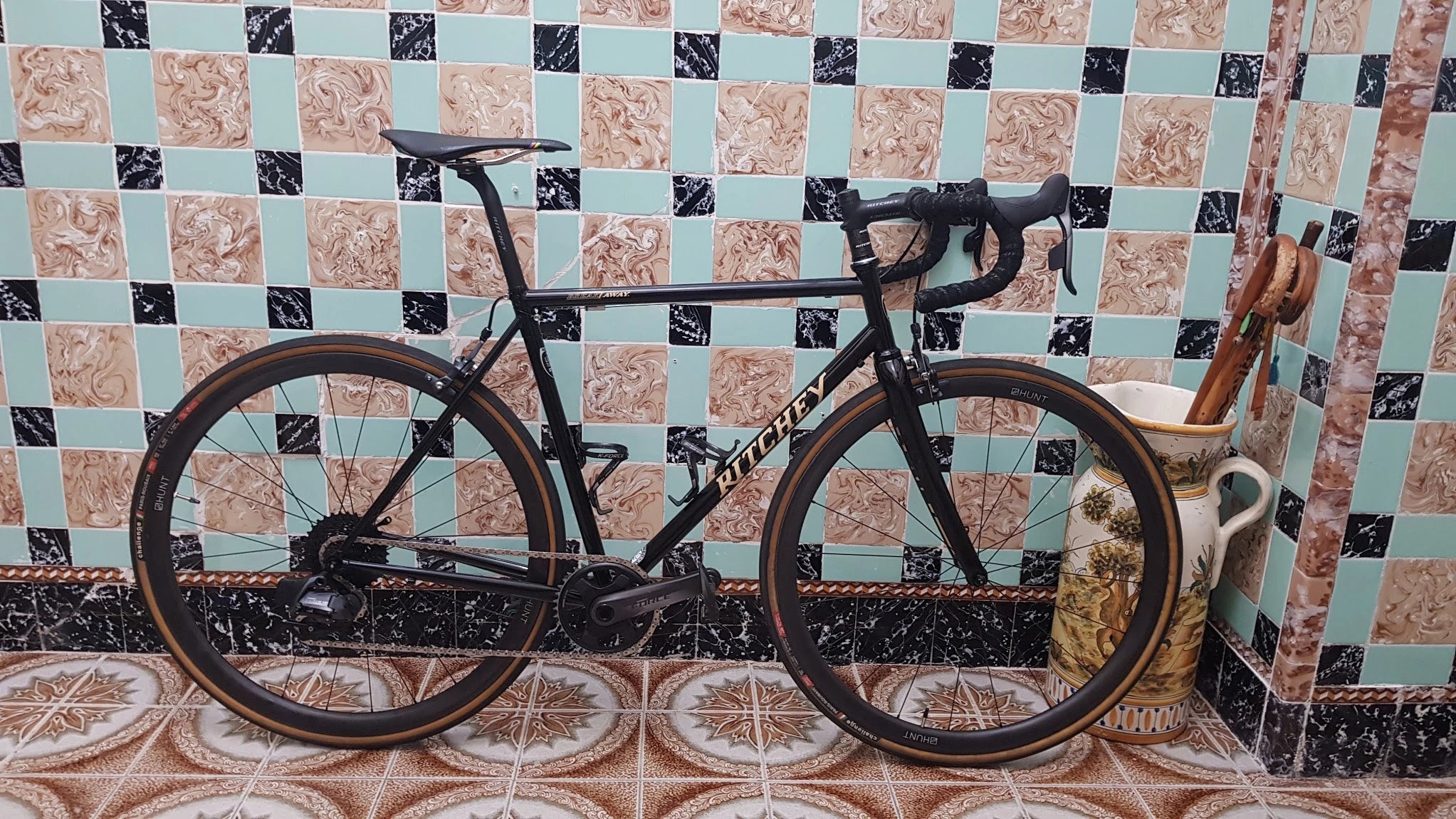 Ritchey_Road_Logic_Break_Away Black Tan