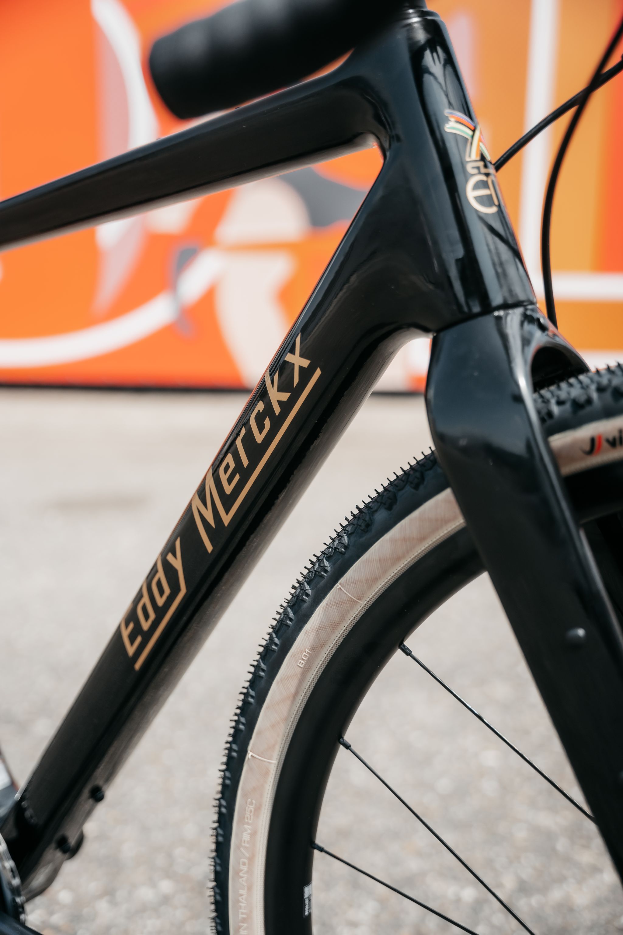 Eddy Merckx Strasbourg Carbon Gravel Bike Sram Force XPLR DT Swiss G1800